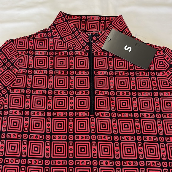 IBKUL Pricilla Short Sleeve Mock Neck Zip Red and Black Size S NWT - Picture 3 of 6